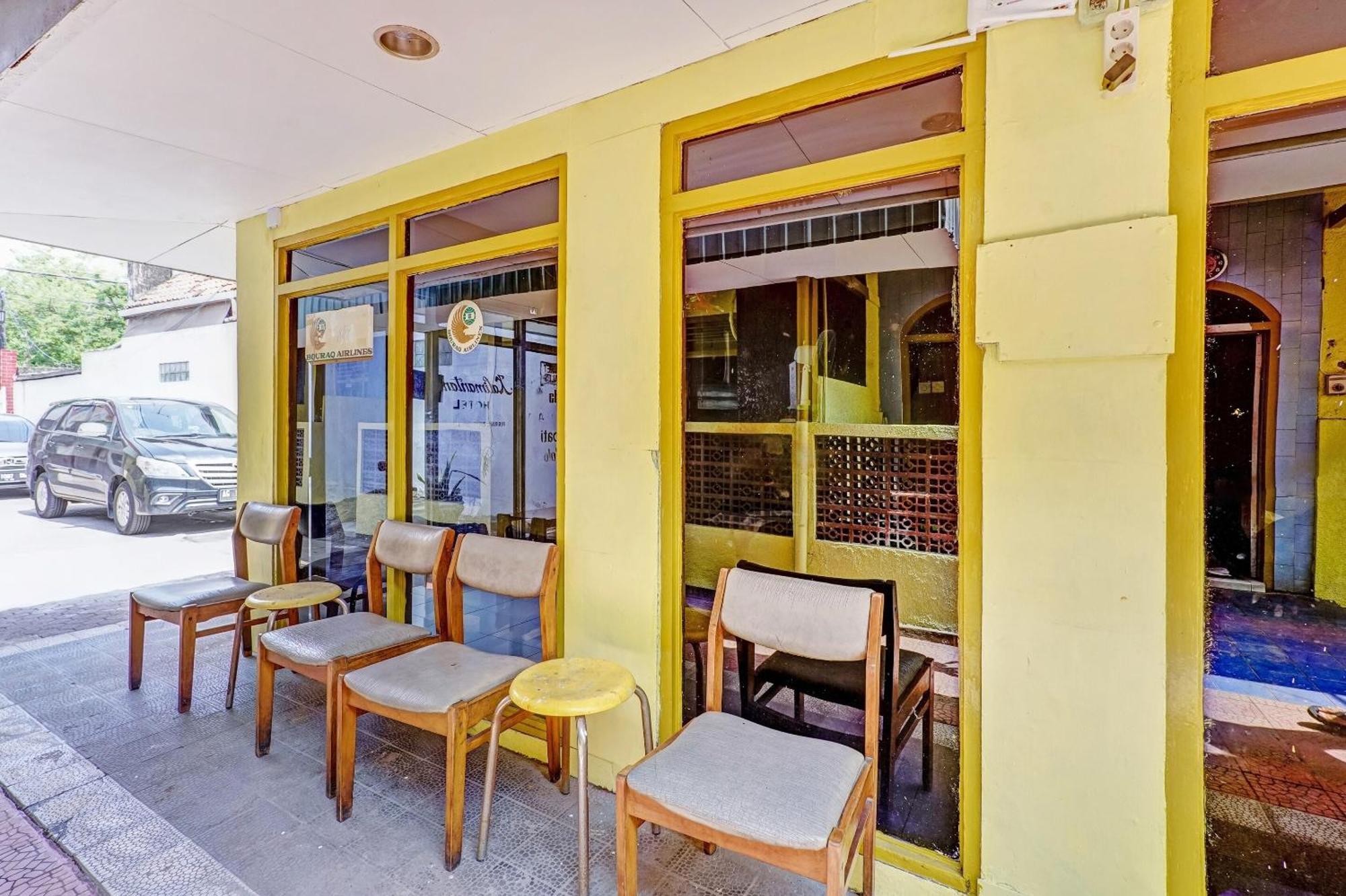 Hotel Kalimantan Surabaya Esterno foto