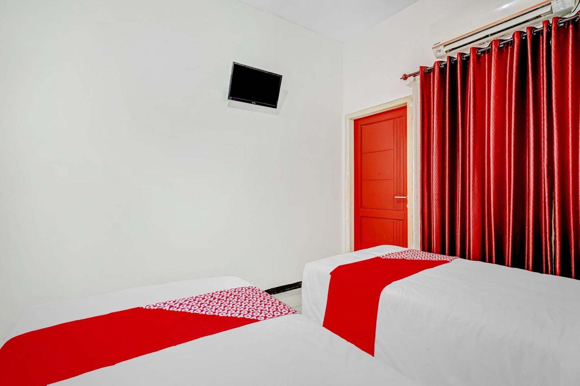 Hotel Kalimantan Surabaya Esterno foto