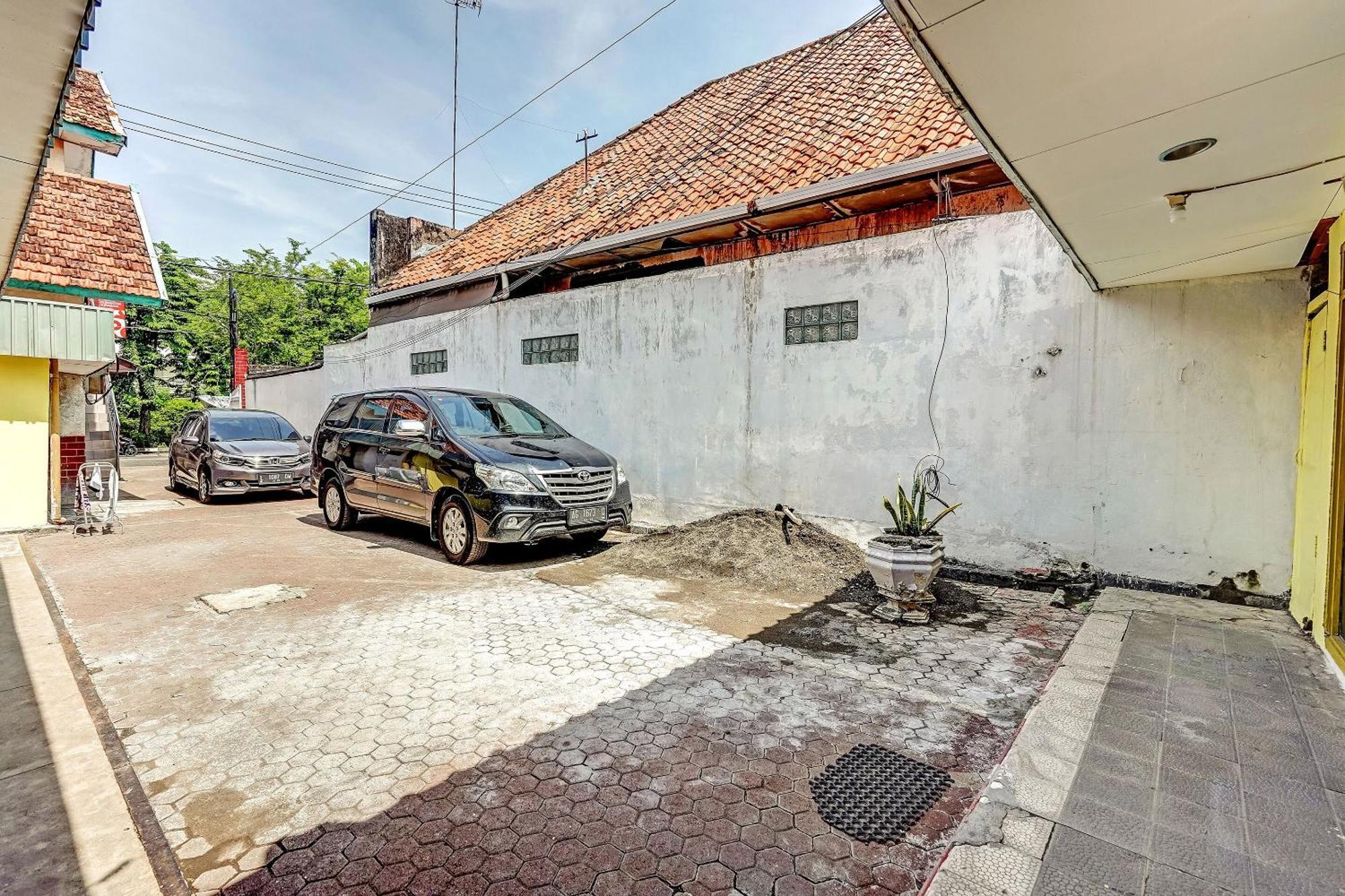 Hotel Kalimantan Surabaya Esterno foto