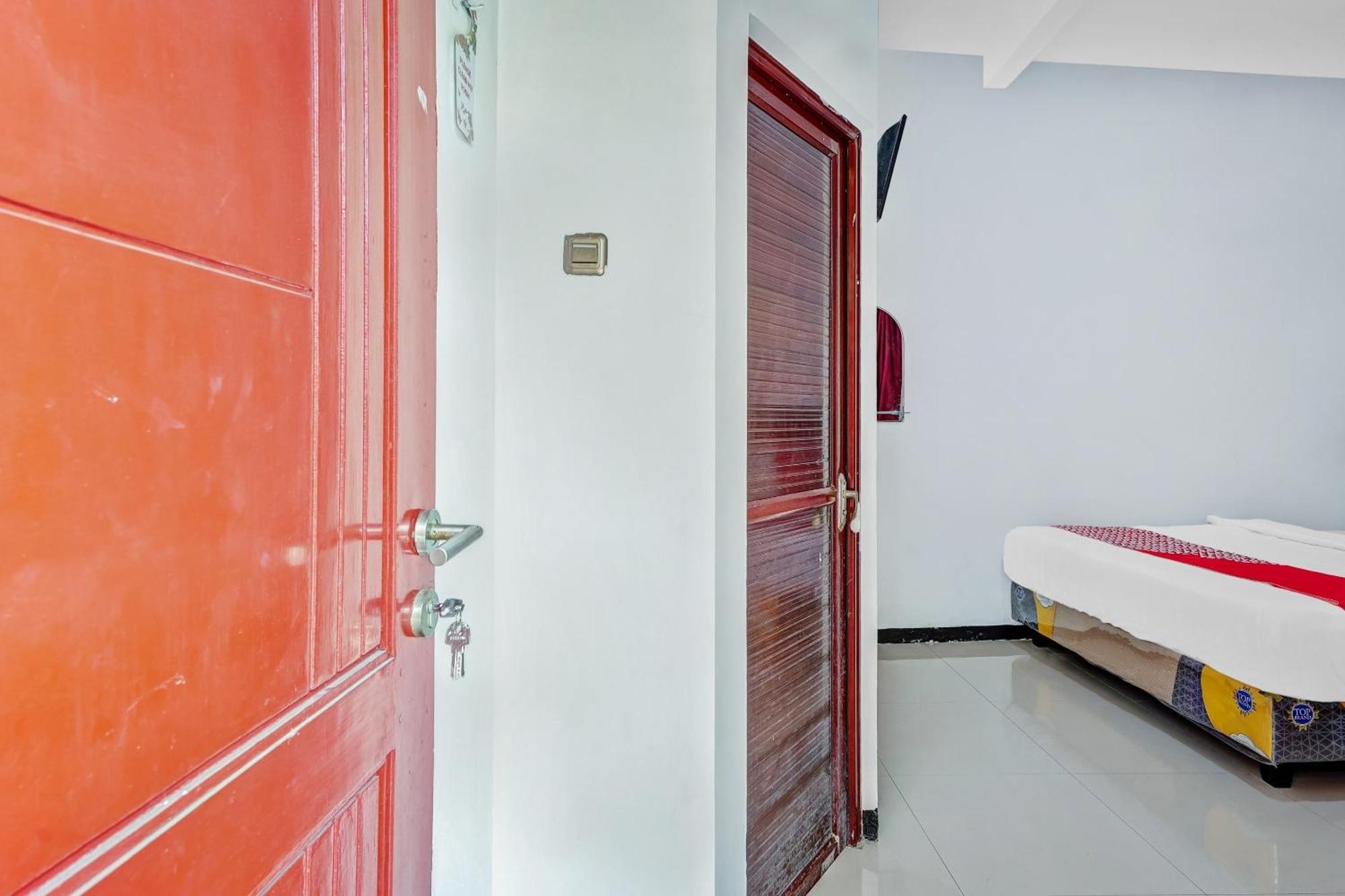 Hotel Kalimantan Surabaya Esterno foto
