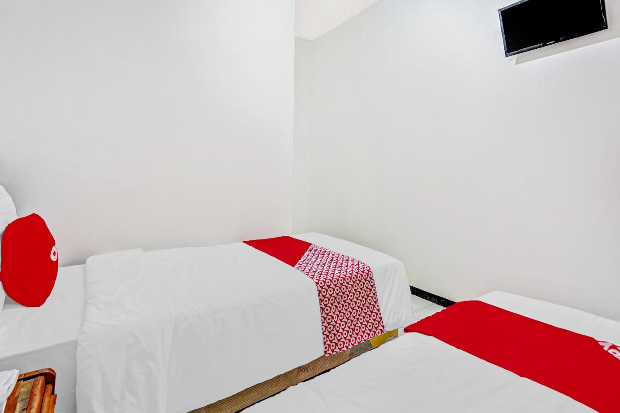 Hotel Kalimantan Surabaya Esterno foto