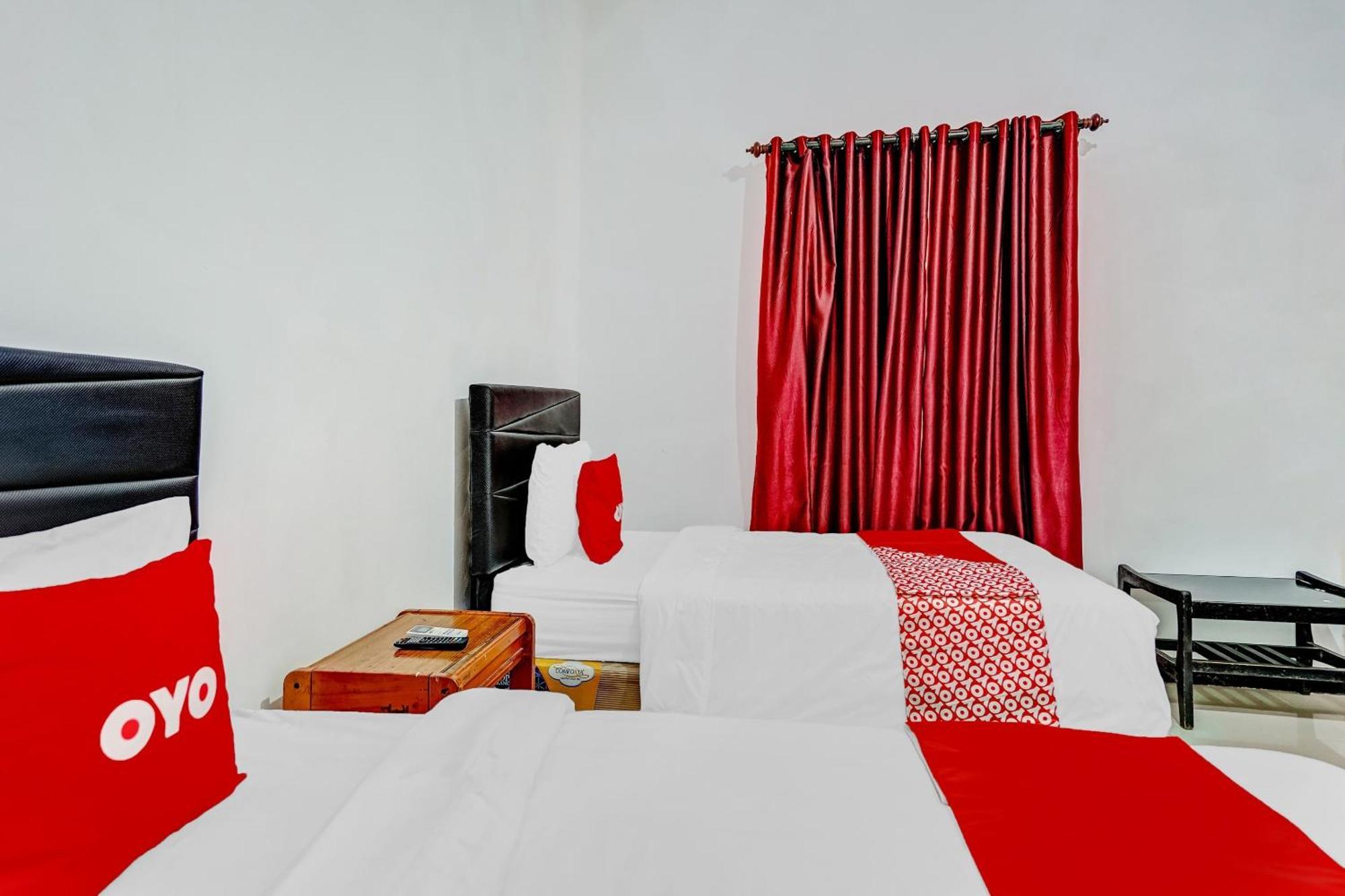 Hotel Kalimantan Surabaya Esterno foto