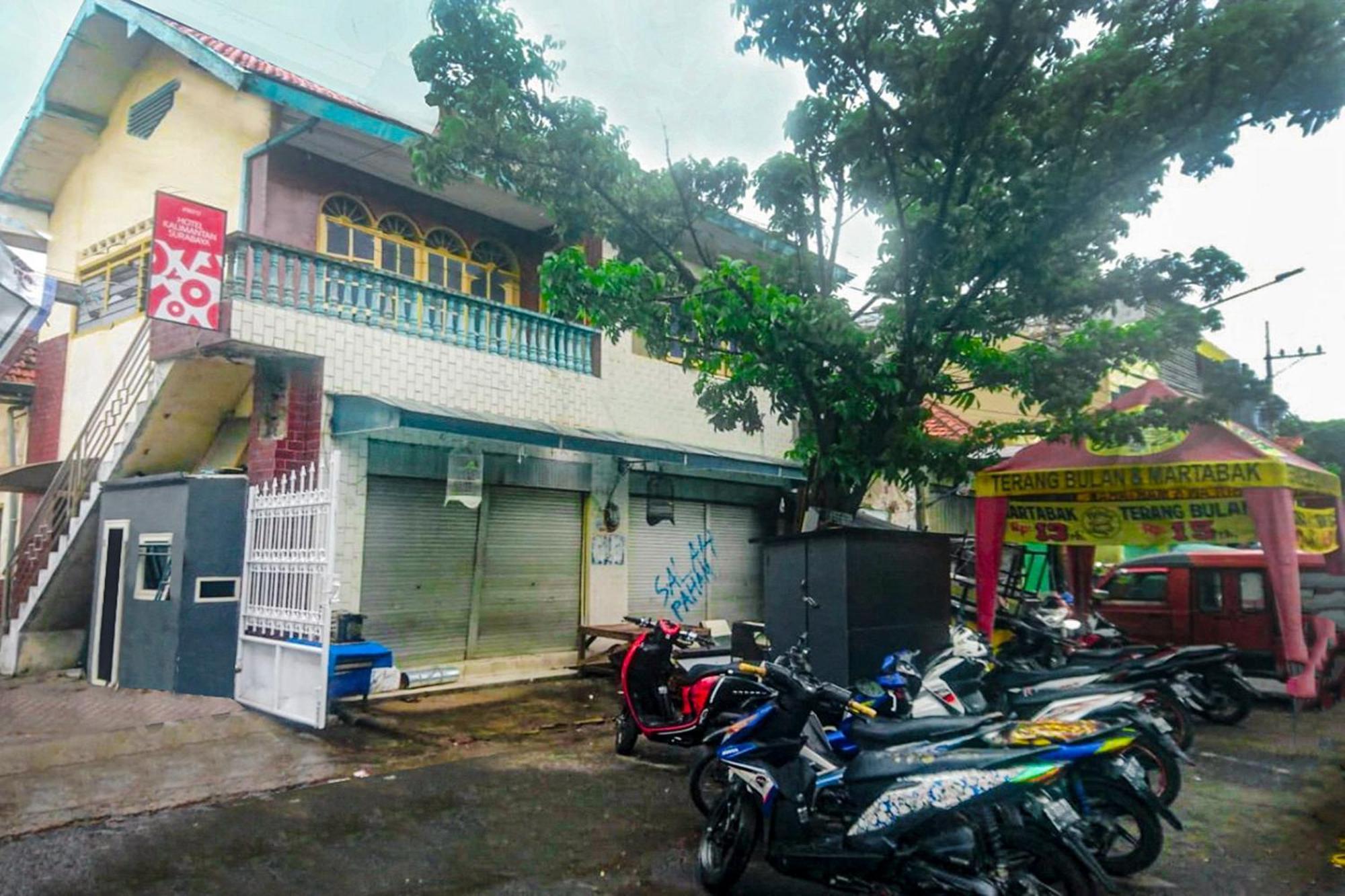 Hotel Kalimantan Surabaya Esterno foto